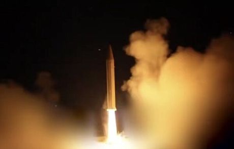 پرتاب موشک‌های سنگین خرمشهر ۴ هوافضای سپاه پاسداران با سرجنگی ۱ تنی به قلب اسرائیل