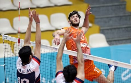 لیگ برتر والیبال: هراز بعد از دو شکست پیروز شد / شهرداری ارومیه اولین برد خارج خانه خود را کسب کرد