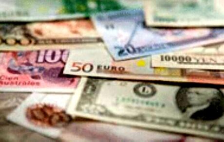 ادامه کاهش قیمت دلار و یورو در بازار امروز