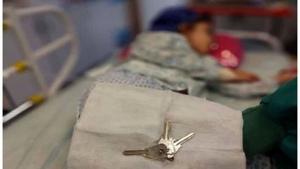 پزشکان یک دسته کلید از معده یک کودک ۶ ساله سبزواری خارج کردند