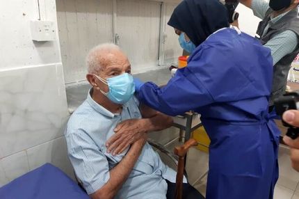 تزریق دُز بوستر واکسن کرونا در مراکز شبانه‌روزی نگهداری از سالمندان و معلولان