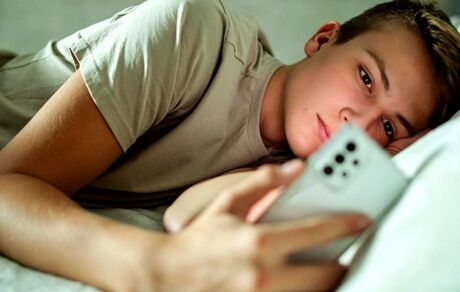 موبایل به رخت‌خواب نبرید