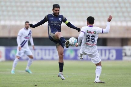 صدرنشین لیگ دسته یک بالاخره متوقف شد / یک بازی بخاطر برف لغو شد