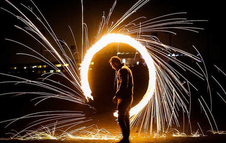 قطع دست جوان ۱۸ ساله در پی انفجار ترقه استقبال از چهارشنبه‌سوری