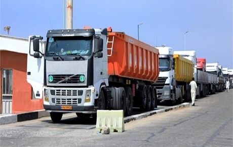 دریافت ۱۲۰ دلار از کامیون‌های ترانزیت سبب کاهش تجارت در مرز دوغارون شده است