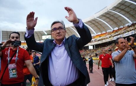 مهلت ٣٠ روزه فیفا به پرسپولیس برای پرداخت بدهی برانکو