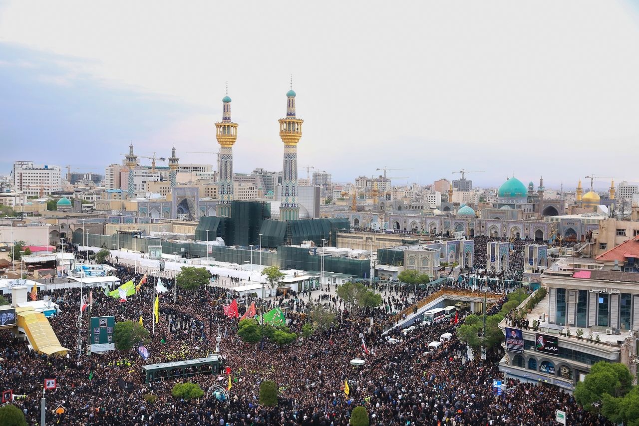 مراسم تشییع پیکر رئیس جمهو شهید در مشهد از دید دوربین