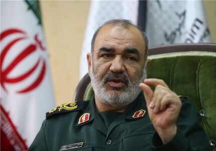 سردار سلامی: به اتحاد نیاز داریم/  راه عبور از فراز اراده دشمن، ایستادگی است