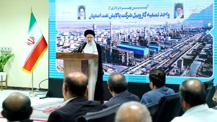 تلاش امروز متخصصان در سنگر تولید روز به روز دشمن را ناامیدتر و زمینگیرتر می‌کند