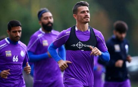 غفوری بهترین بازیکن دیدار الشرطه - استقلال