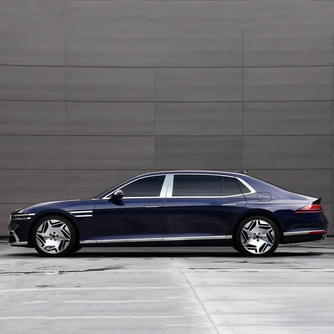 سدان لوکس جنسیس G90 