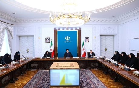 دشمن به دنبال تضعیف نهاد خانواده است