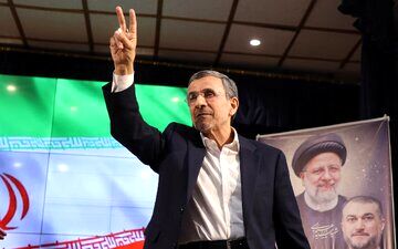 احمدی‌نژاد به شهادت رسید