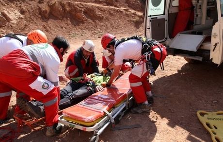 آمار مصدومین زلزله خوی به ۱۰۷۵ تن رسید