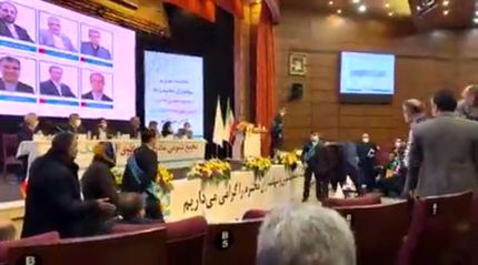 مجمع عمومی بانک دی به زد و خورد کشید