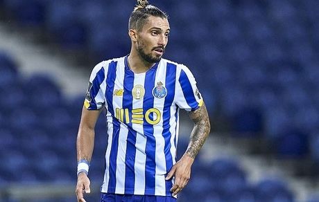 هم‌تیمی طارمی خرید بعدی منچستریونایتد