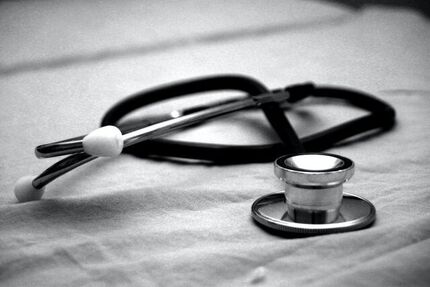 درخواست اعلام موضع مراجع عظام تقلید و جامعه مدرسین حوزه‌های علمیه درباره "طب اسلامی"
