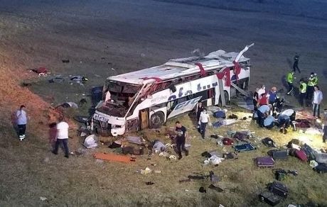 ۱۴ کشته در واژگونی اتوبوس مسافربری در ترکیه