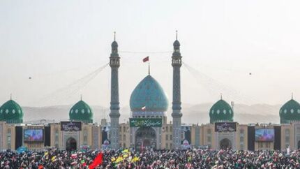 اقامه نماز بر پیکر آقای شهید انقلاب و خانواده ایشان توسط آیت‌الله جوادی آملی 