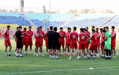 تقدیر گل‌محمدی از شاگردانش در تمرین پرسپولیس