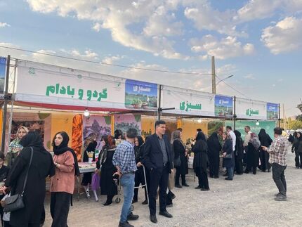 جشنواره تابستانه سبزی، غذا و سوغات منطقه سنجان کلانشهر اراک آغاز شد