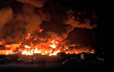 ابعاد جدید ماجرای انفجار بندر شهید رجایی: محموله‌های «بسیار خطرناک» منفجر شده تحت عنوان «کالای معمولی» وارد و دپو شده بود