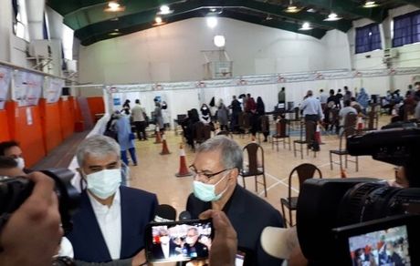 امیدواریم تا 2 هفته دیگر واکسیناسیون 7 تا 18 ساله ها را شروع کنیم