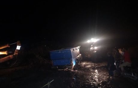 گردنه پای‌آستان در کوهدشت مسدود شد