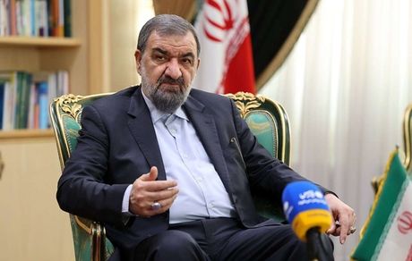 محسن رضایی: آمریکا و انگلیس حماقت بزرگی کردند