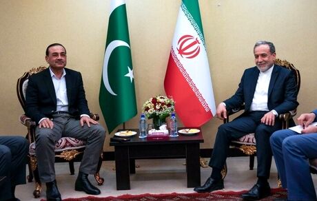 فرمانده ارتش پاکستان با عراقچی دیدار و رایزنی کرد
