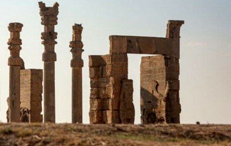 فرونشست به نقش رستم و تخت جمشید نزدیک‌تر شد