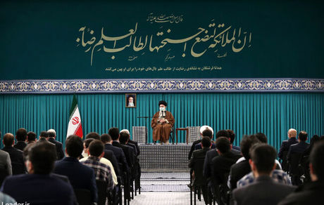 می‌توان برای همه مشکلات کشور راه‌حل علمی پیدا کرد / تشویق جوانان به ترک کشور خیانت است