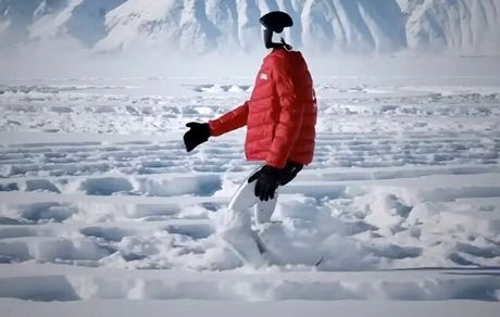 پیاده‌روی ۱۳۰ هزار قدمی ربات انسان‌نمای چینی در یخبندان