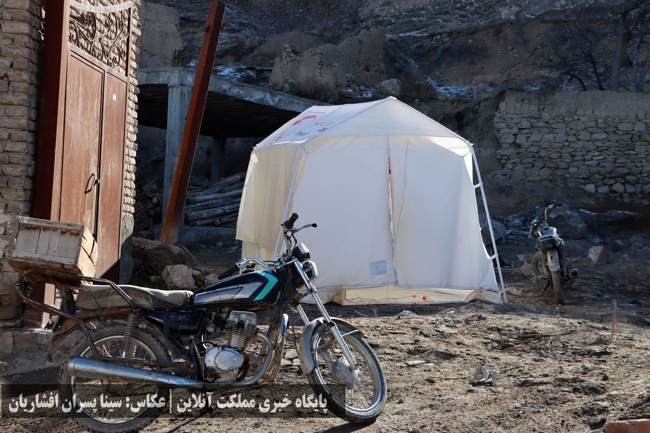 ادامه روزهای اسکان زلزله‌زدگان خوی در چادر