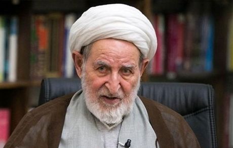 
بیانیه جامعه مدرسین با امضای آیت الله یزدی: همزمان با ایام اربعین، شاهد بی‌مبالاتی‌ها در قالب سوق دادن بانوان به ورزشگاه‌های آقایان بودیم