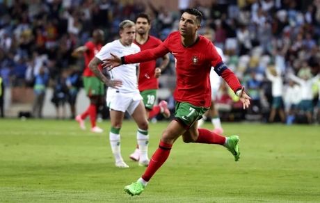 شوک به فوتبال: رونالدو در جام جهانی ۲۰۳۰ به میدان خواهدرفت