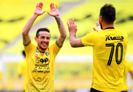 فرشاد احمدزاده رفتنش به استقلال را تکذیب کرد