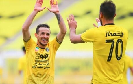 فرشاد احمدزاده رفتنش به استقلال را تکذیب کرد