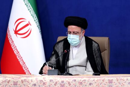 رئیس جمهور دستور رسیدگی فوری به وضع زلزله‌زدگان آذربایجان غربی را صادر کرد