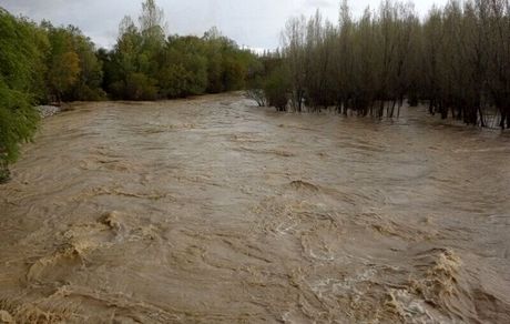 جان باختن ۴ نفر در اردستان و اهر در اثر سیل