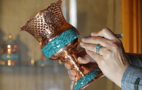 ضرغامی از بیمه شدن ۱۰هزار هنرمند صنایع‌دستی خبرداد / نظراتم را در توییتر می‌گویم