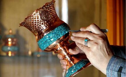 ضرغامی از بیمه شدن ۱۰هزار هنرمند صنایع‌دستی خبرداد / نظراتم را در توییتر می‌گویم