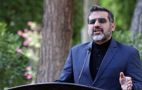 وزیر فرهنگ و ارشاد اسلامی: ماهی هزار تن کاغذ تولید داخل بین مطبوعات و ناشران توزیع می‌شود