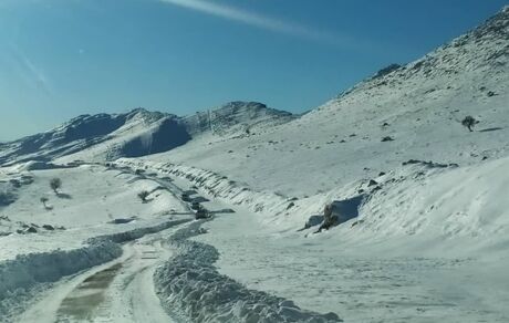 برف، راه دسترسی صد روستای بروجرد را بست