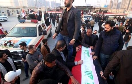 پیکرهای سردار سلیمانی و شهدای حشد شعبی وارد منطقه الجادریه بغداد شد