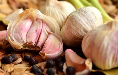 اگر جزو این افراد هستید، سیر نخورید