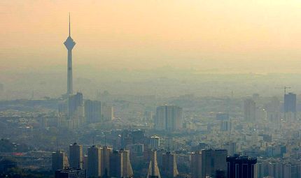 مقابله با آلودگی هوای تهران نیازمند تعامل تمام دستگاه‌ها/ رصد روزانه سوخت مصرفی واحدهای صنعتی