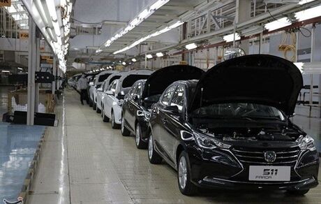 ایرانخودرو: مخالفتی با واردات خودرو نداریم / محدودیت قیمت‌گذاری برداشته شود