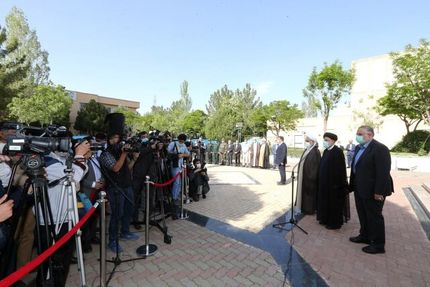 رئیس جمهور در بدو ورود به قزوین: دور اول سفرهای استانی همه مشکلات شناسایی می‌شود