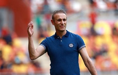 گل‌محمدی دستیارانش را هم به پرسپولیس می‌برد